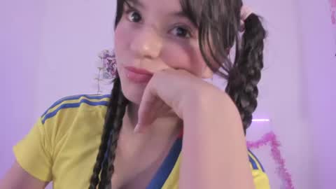 Snapshot of coralinexxx07 chatting on June 17, 2026, 10:32 pm Coraline uwu Bienvenidos al dulce mundo de Coraline Hola amores soy Coraline Una chica tierna juguetona online show from June 17, 2026, 10:32 pm