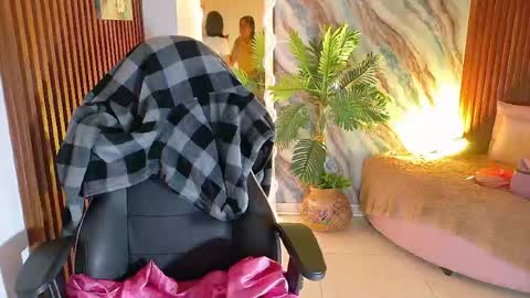 corall_tay1 online show from May 21, 2026, 11:39 am