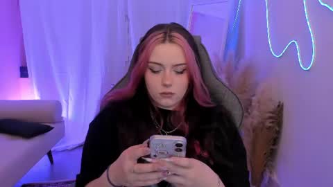 Snapshot of coramiel chatting on June 13, 2026, 4:21 am little girl who is always right or just Cora online show from June 13, 2026, 4:21 am