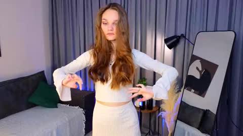 Snapshot of corazonmalinky chatting on November 8, 2025, 3:34 pm Lia online show from November 8, 2025, 3:34 pm