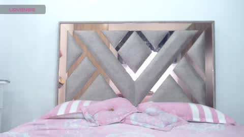 corina_smith28 online show from April 26, 2026, 8:39 pm