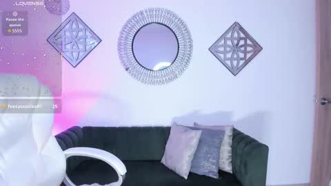 Corina White online show from November 25, 2025, 11:43 am