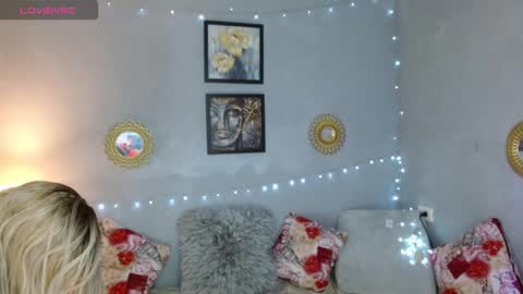 Snapshot of corinndupont chatting on January 19, 2026, 1:20 am CORINNDUPONT online show from January 19, 2026, 1:20 am