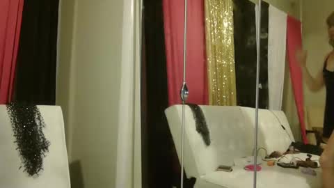 CorinneBijou online show from February 9, 2025, 5:08 am