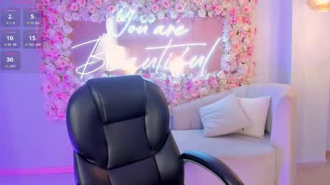 Corinne Russo online show from February 9, 2025, 7:05 am