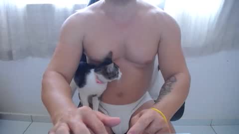 corolaxxl online show from February 1, 2026, 2:59 pm