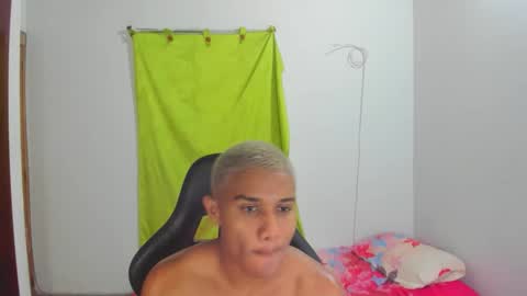 Snapshot of corzoethan chatting on May 9, 2026, 3:39 pm Ethan online show from May 9, 2026, 3:39 pm