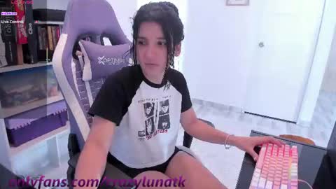 Snapshot of cositarika__ chatting on July 13, 2026, 1:36 pm Lunita online show from July 13, 2026, 1:36 pm