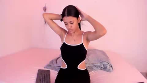 Andri online show from November 2, 2025, 7:27 pm