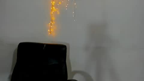 Snapshot of couple_fantasy30 chatting on February 14, 2025, 12:09 am Nikol y  tomy online show from February 14, 2025, 12:09 am