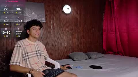 Snapshot of couple_fantasy_x chatting on June 22, 2026, 6:38 pm Val y Sal online show from June 22, 2026, 6:38 pm