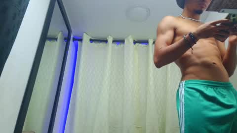 couple_hot_xxxz online show from May 25, 2026, 11:00 pm