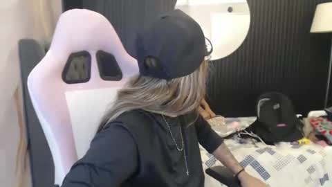 Ashley and Niko online show from June 5, 2026, 2:45 pm