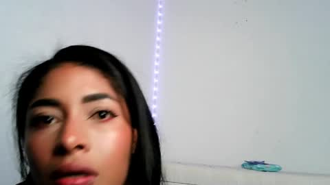 coupleeswetthott online show from April 10, 2026, 11:31 pm