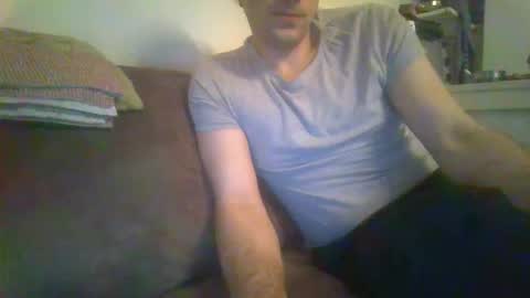 couplegame1901 online show from December 3, 2025, 2:52 am