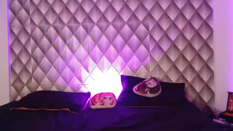 Couplelatin online show from January 17, 2026, 6:29 am