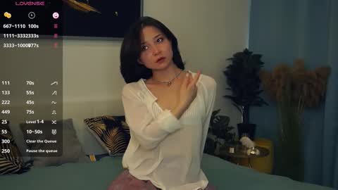 Yui online show from February 25, 2025, 10:37 am