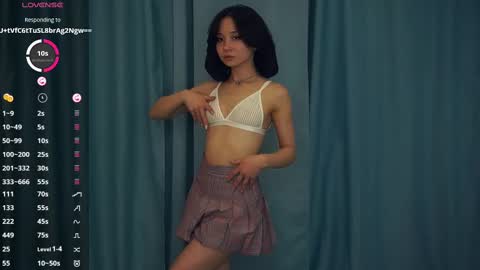 Yui online show from February 25, 2025, 1:39 pm