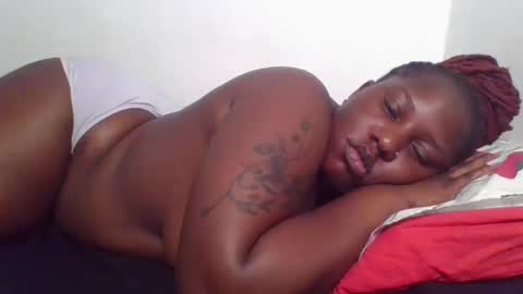 Snapshot of cozy_dion chatting on December 7, 2024, 11:34 pm Erykah online show from December 7, 2024, 11:34 pm