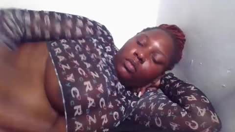 Snapshot of cozy_dion chatting on December 8, 2024, 10:25 pm Erykah online show from December 8, 2024, 10:25 pm