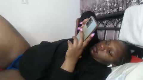 Snapshot of cozy_dion chatting on October 5, 2025, 11:35 pm Erykah online show from October 5, 2025, 11:35 pm