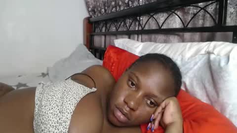 Snapshot of cozy_dion chatting on October 25, 2025, 10:37 pm Erykah online show from October 25, 2025, 10:37 pm