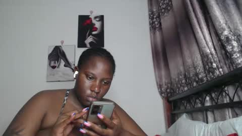 Snapshot of cozy_dion chatting on November 3, 2025, 5:58 pm Erykah online show from November 3, 2025, 5:58 pm