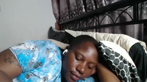 Snapshot of cozy_dion chatting on November 13, 2025, 9:47 pm Erykah online show from November 13, 2025, 9:47 pm