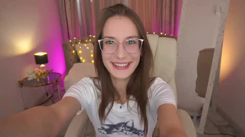 Snapshot of cozymell chatting on June 5, 2026, 1:17 pm cozymell online show from June 5, 2026, 1:17 pm