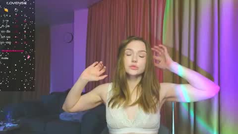 Snapshot of cravelucy chatting on March 19, 2026, 2:43 pm lucy online show from March 19, 2026, 2:43 pm