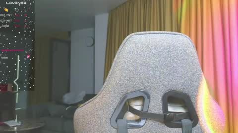 Snapshot of cravelucy chatting on April 2, 2026, 3:53 pm lucy online show from April 2, 2026, 3:53 pm