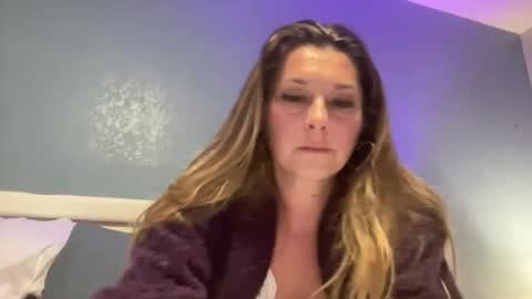 CraveUsXo online show from February 15, 2026, 7:38 am