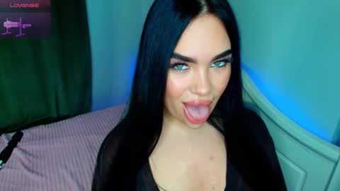 Snapshot of crazy__berry chatting on November 8, 2025, 7:08 am Eva online show from November 8, 2025, 7:08 am