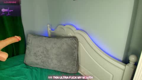 Snapshot of crazy__berry chatting on November 14, 2025, 7:07 am Eva online show from November 14, 2025, 7:07 am