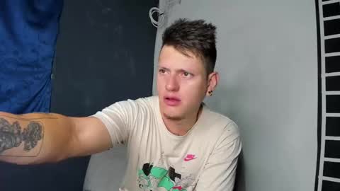 crazy_acouple_donpillo online show from March 3, 2025, 12:37 am