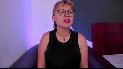 Lexie  Rose  online show from February 24, 2025, 2:40 am