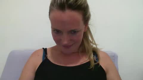 Anny online show from January 28, 2025, 11:39 pm