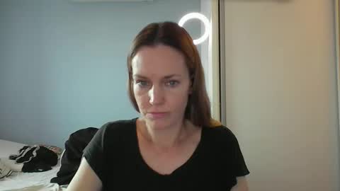 Anny online show from December 2, 2025, 10:42 am