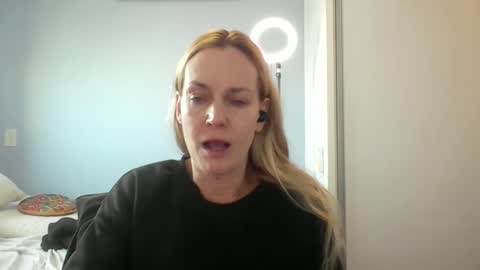 Snapshot of crazyanny chatting on June 9, 2026, 10:49 am Anny online show from June 9, 2026, 10:49 am
