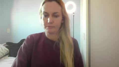 Snapshot of crazyanny chatting on June 19, 2026, 12:31 pm Anny online show from June 19, 2026, 12:31 pm
