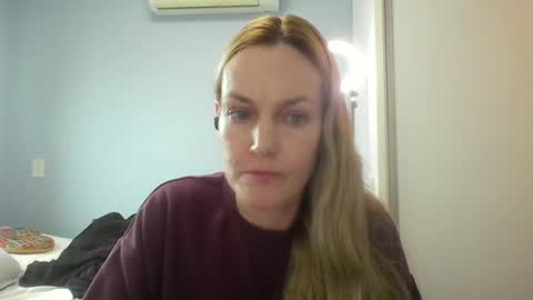 Snapshot of crazyanny chatting on July 9, 2026, 10:52 am Anny online show from July 9, 2026, 10:52 am
