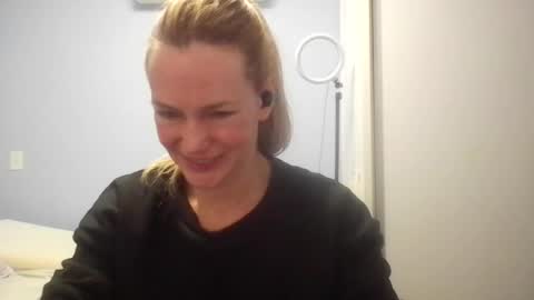 Snapshot of crazyanny chatting on July 13, 2026, 12:24 am Anny online show from July 13, 2026, 12:24 am