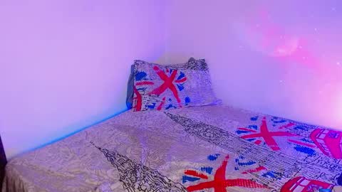 Mely online show from April 19, 2026, 4:34 am