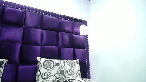 diosalinda online show from March 11, 2025, 11:04 pm