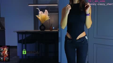 crazzy cherry online show from October 12, 2025, 1:43 pm