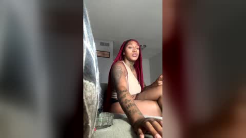 Snapshot of creame_sensation chatting on May 4, 2026, 3:41 pm PHANTOMTARGARYENXXX online show from May 4, 2026, 3:41 pm