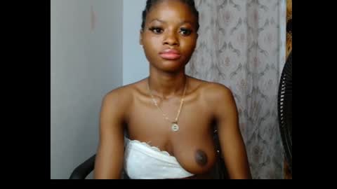 Snapshot of creamy_girl2 chatting on January 9, 2026, 6:16 am Creamy girl2 online show from January 9, 2026, 6:16 am