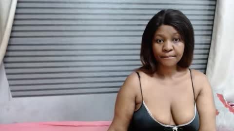 Snapshot of creamycaramelpussy chatting on September 29, 2025, 3:44 am zoey online show from September 29, 2025, 3:44 am