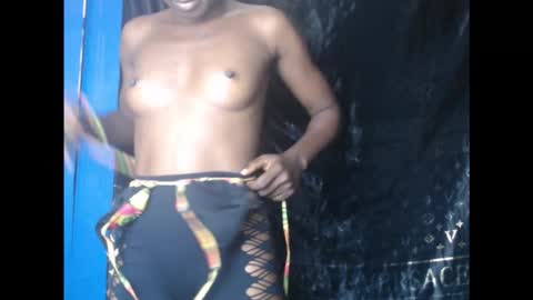 creamyxsugar online show from September 26, 2025, 5:28 pm