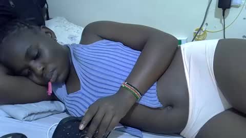 Snapshot of creamyypussyy chatting on February 12, 2026, 11:33 pm creamyypussyy online show from February 12, 2026, 11:33 pm